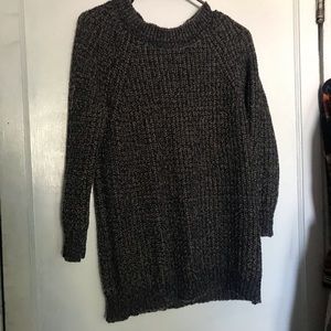 Oversized sweatshirt.